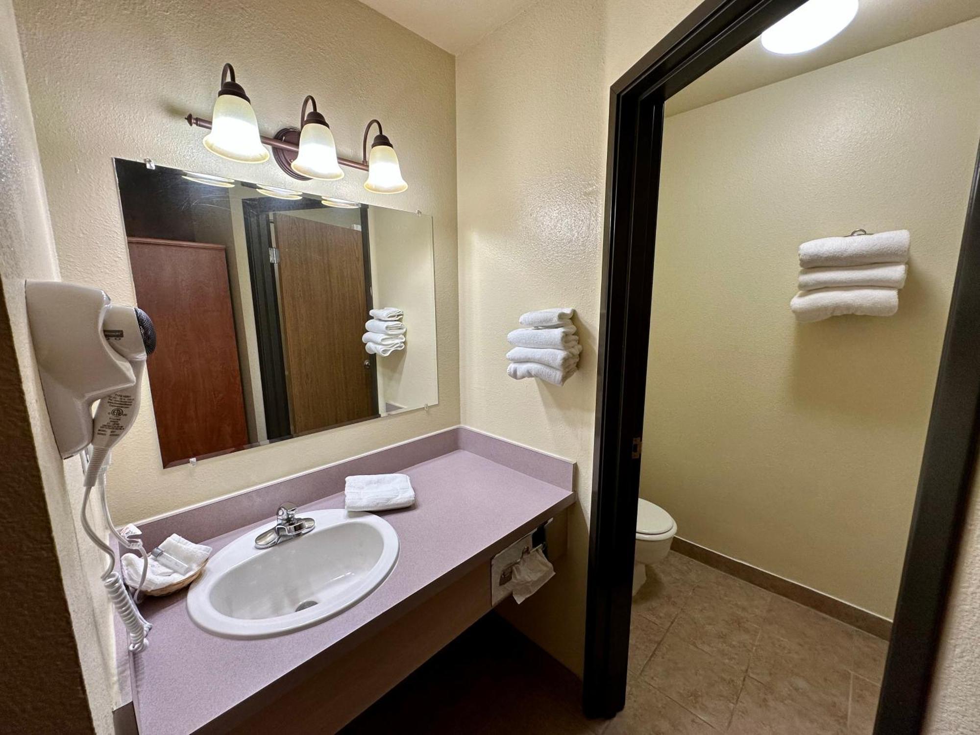 Inn Fairbridge &