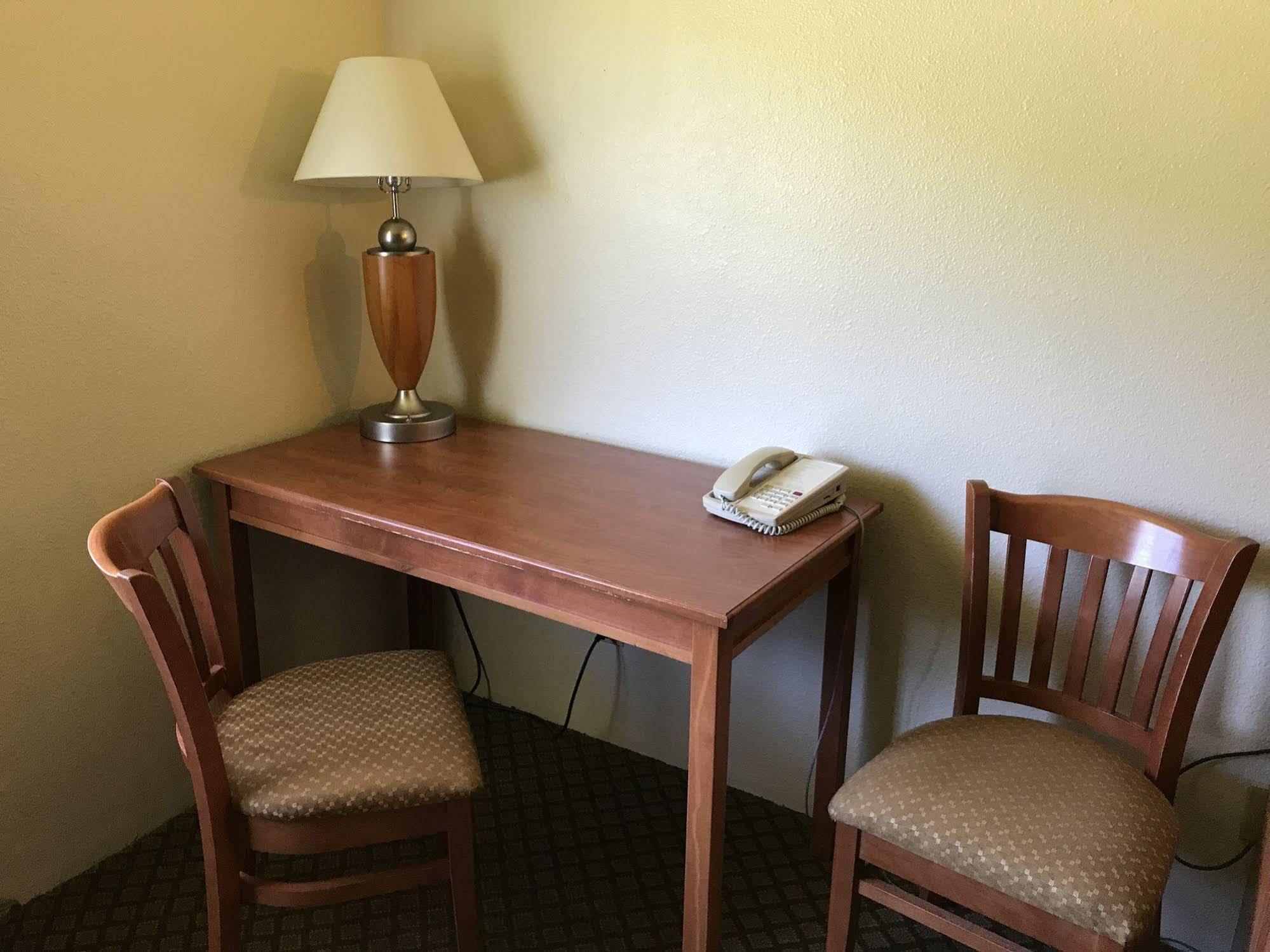 Inn Fairbridge &